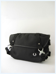 FRED PERRY(フレッドペリー)/ミニショルダーバッグ Black