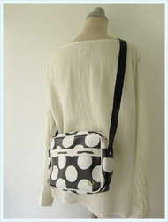 FRED PERRY(フレッドペリー)/ミニショルダーバッグ(L5201) Black x White
