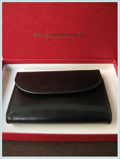 DAINES&HATHAWAY(fCYAhnUEFC)/EHbg(TriHold Wallet) Black x Red   --  [1142]